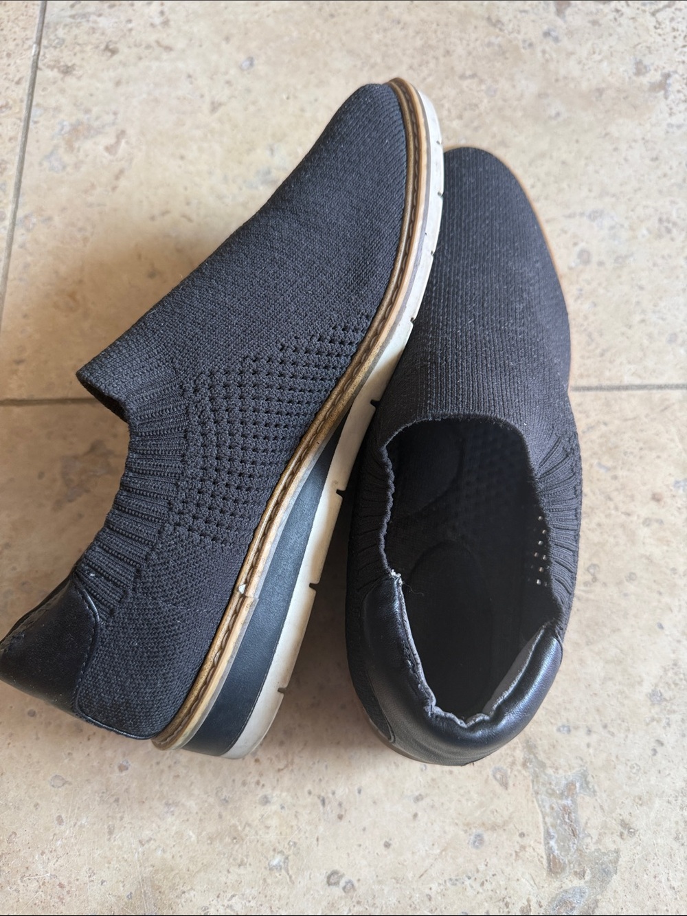 Women’s 7.5 me too Black Knit Slip-On Loafers